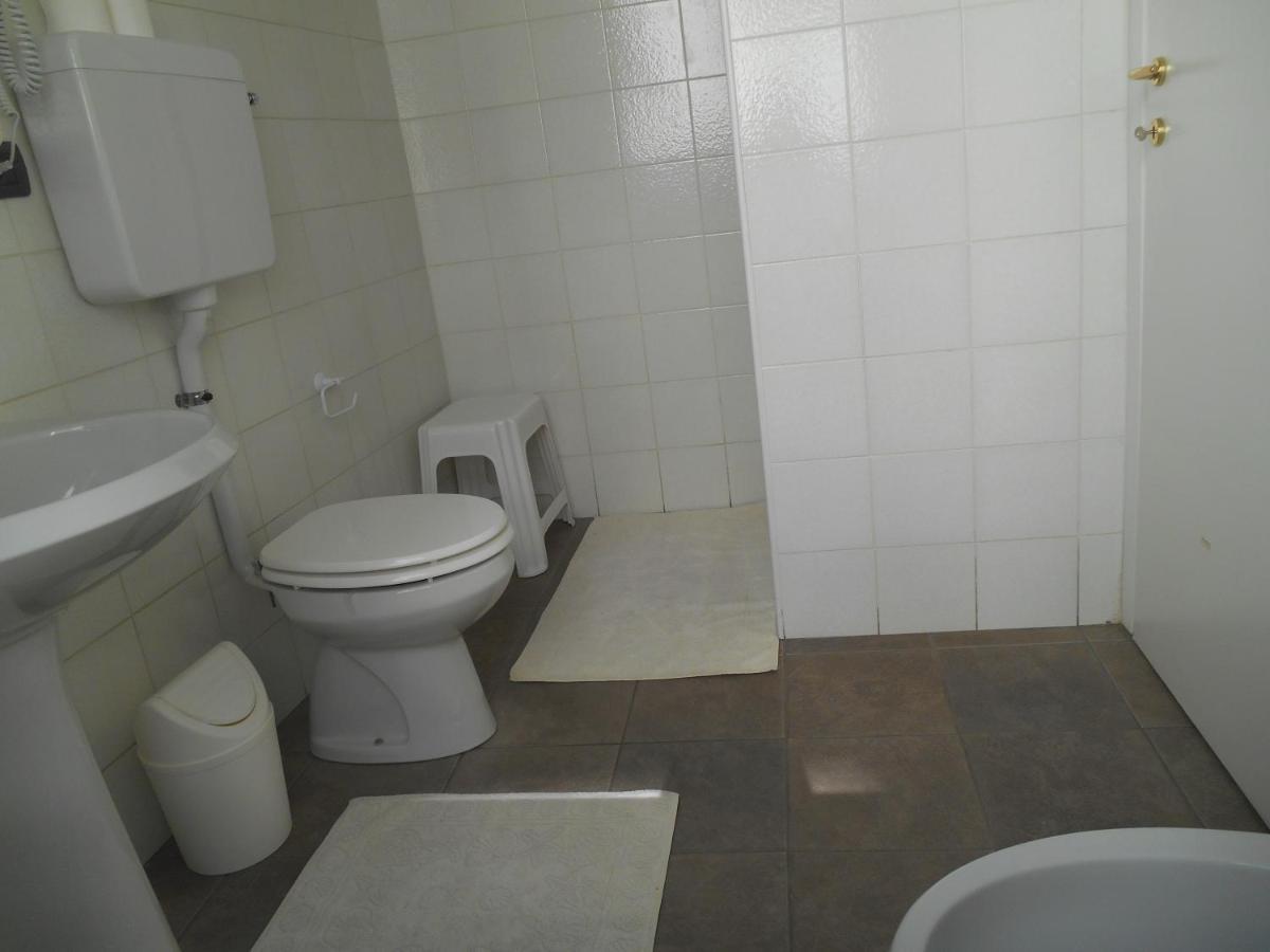 Le Rose Malpensa Bed & Breakfast Busto Arsizio Exterior photo