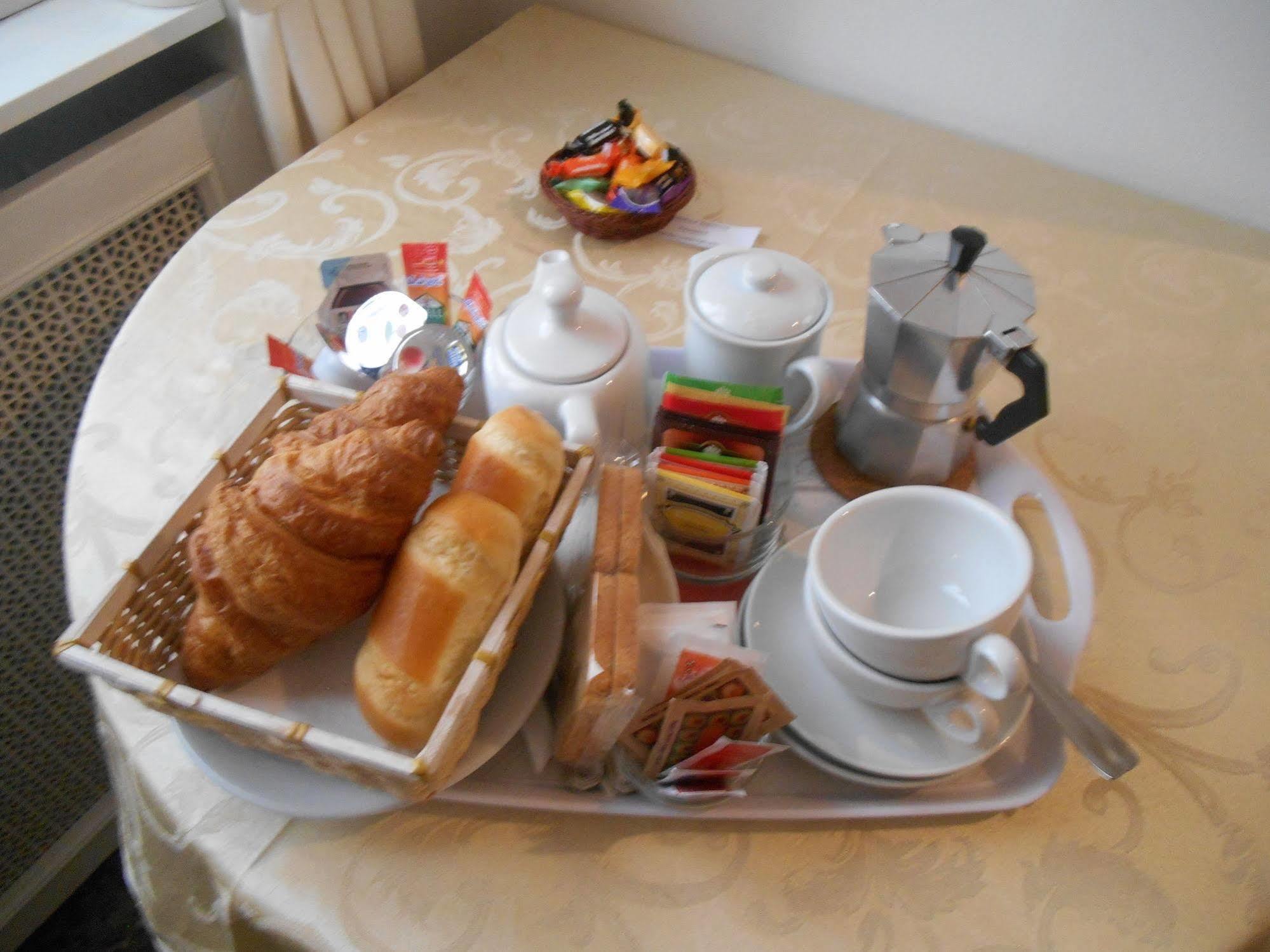 Le Rose Malpensa Bed & Breakfast Busto Arsizio Exterior photo
